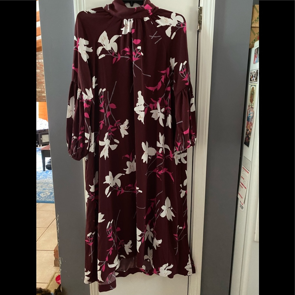 Very pretty purple flower dress